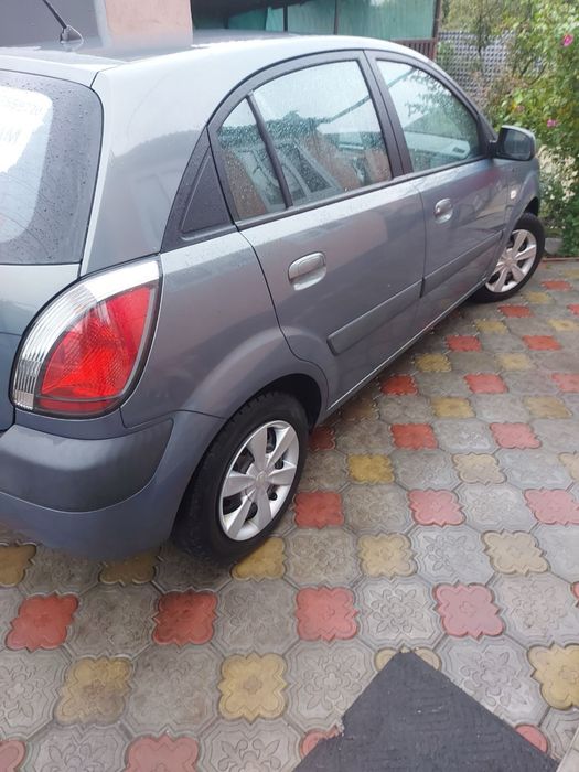 Продам автомобіль Kia Rio