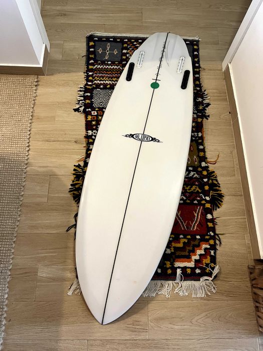 5'8 surfboard Eight'00
