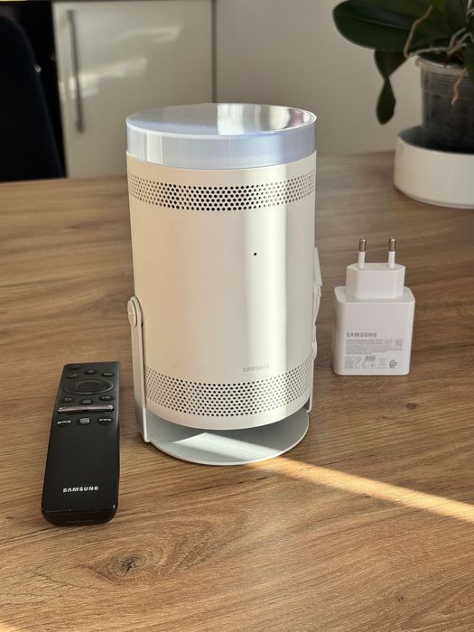 Projektor Samsung The Freestyle SP-LSP3BLAXXU – Smart TV, Wi-Fi, 100