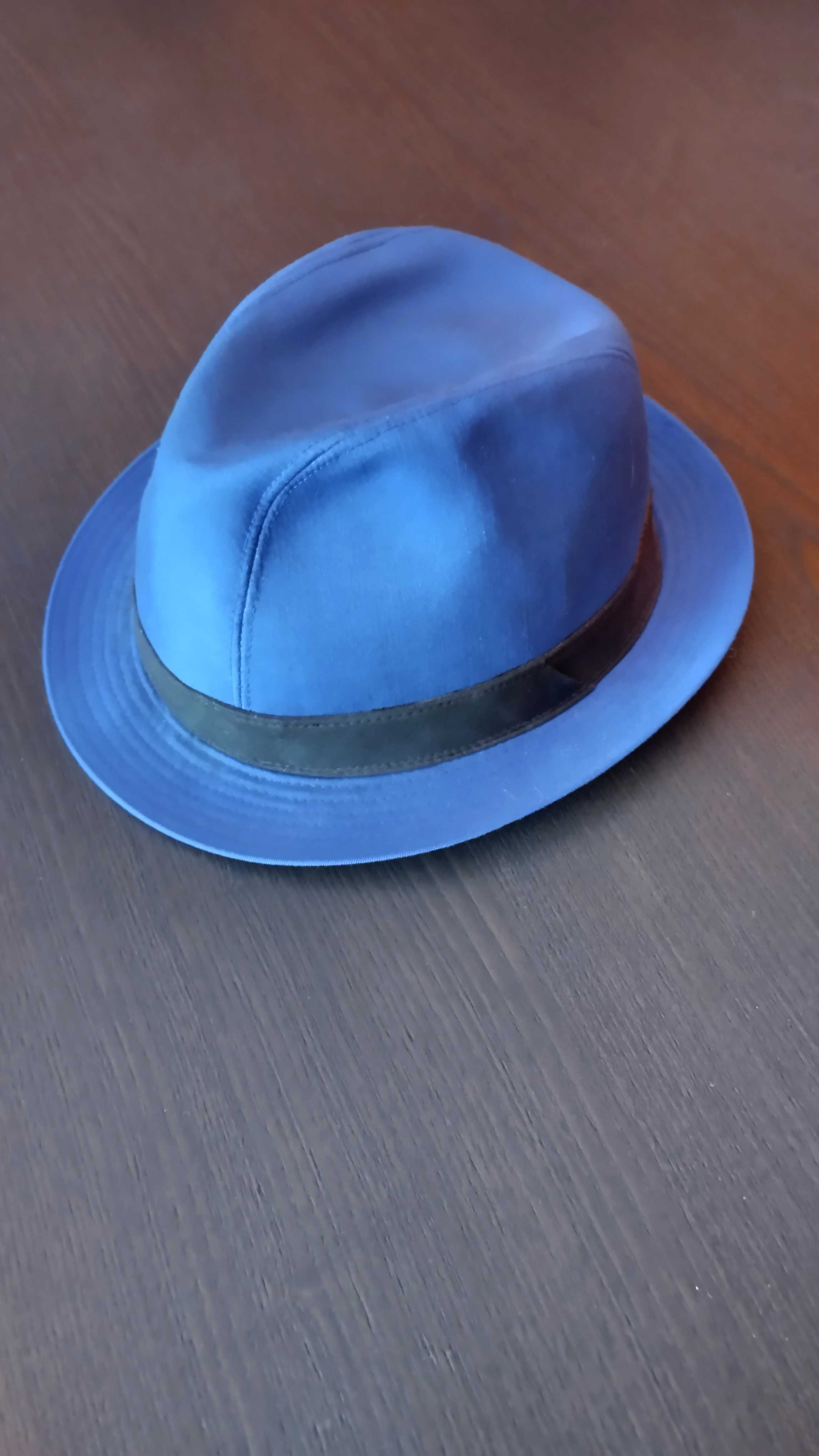 Chapéu tirolês azul