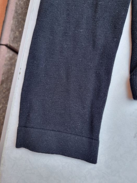 Жіночий світер COS віскозний чорний віскоза з шкіряним комірцем світер