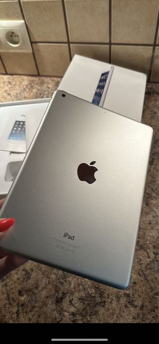 Tablet iPad Apple Retina - stan idealny