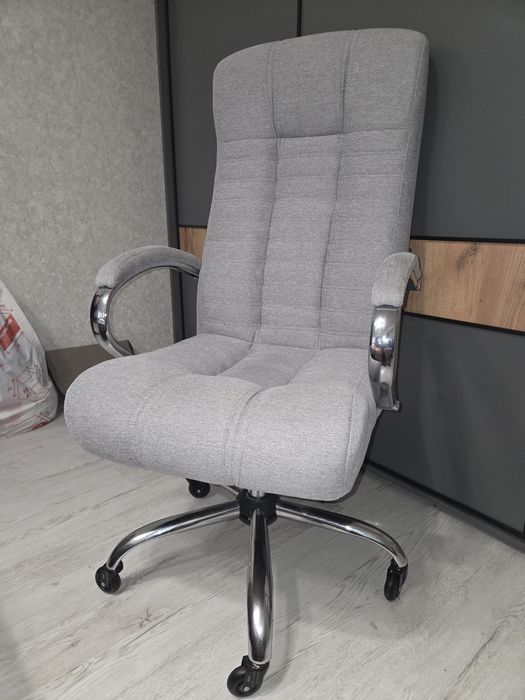 Офісне/компютерне крісло, сіра тканина - стан нового