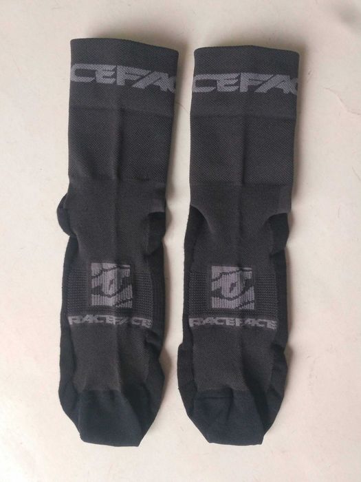 Шкарпетки RACEFACE 38-42 grey-black в'язані