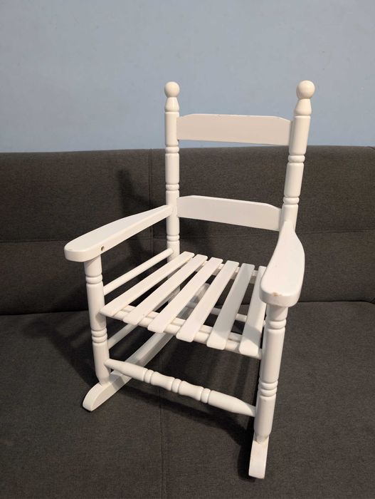 Drewniany bujany fotel dla dzieci