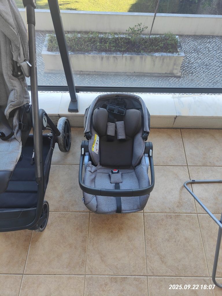 Carrinho bebe Veloce + Ovo e Cadeira Auto Primo Viaggio Lounge com iso