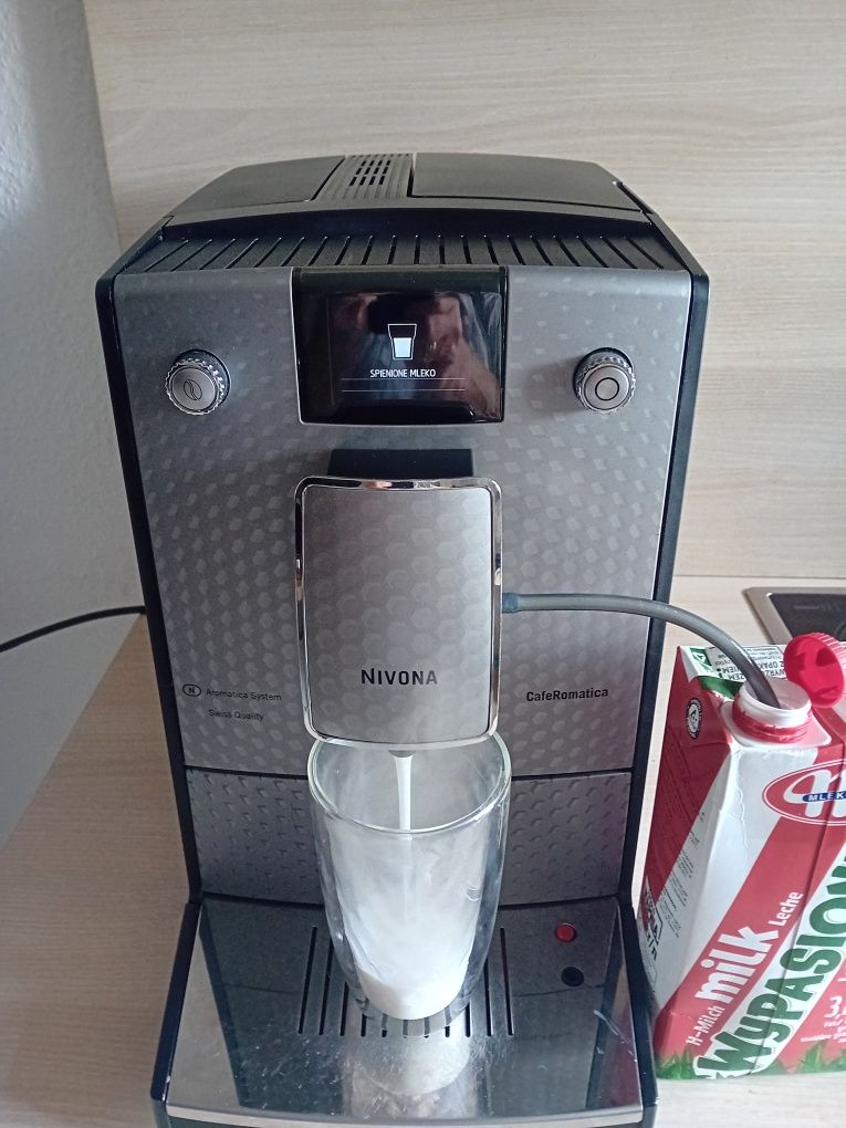 Ekspres ciśnieniowy Nivona CafeRomantika