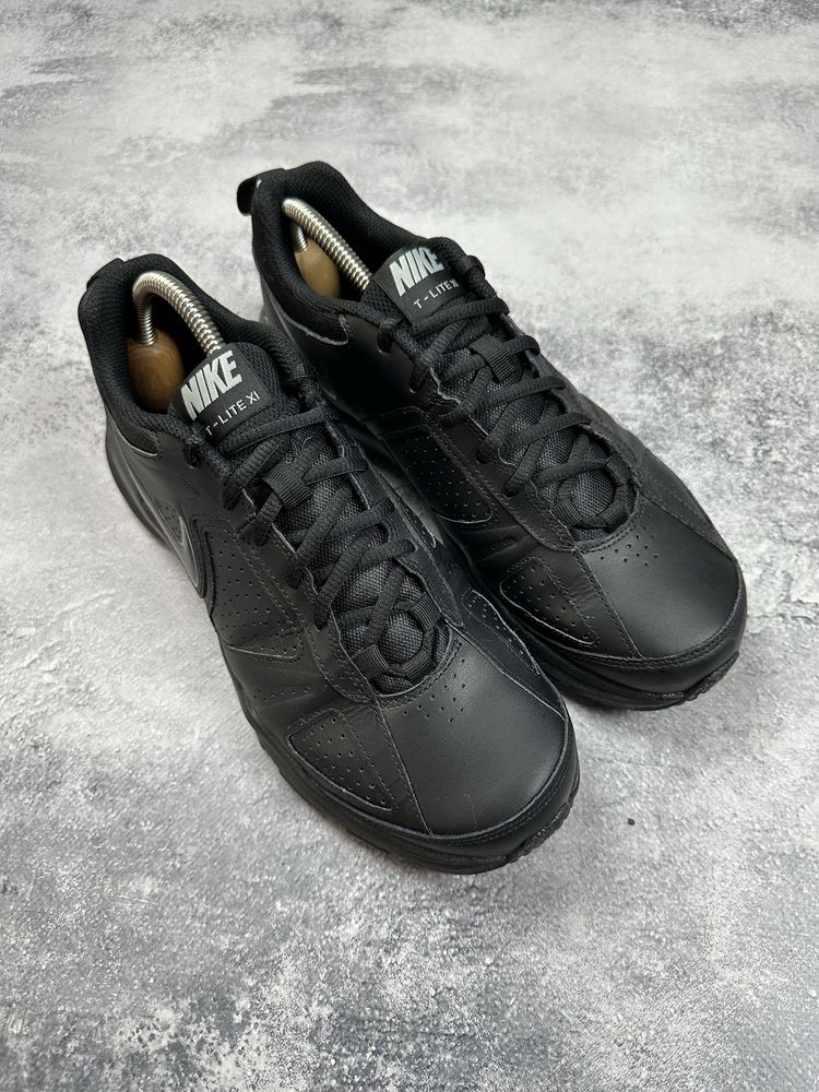 ІДЕАЛ! Кросівки Nike T-lite 41 розмір 26см кроссовки
