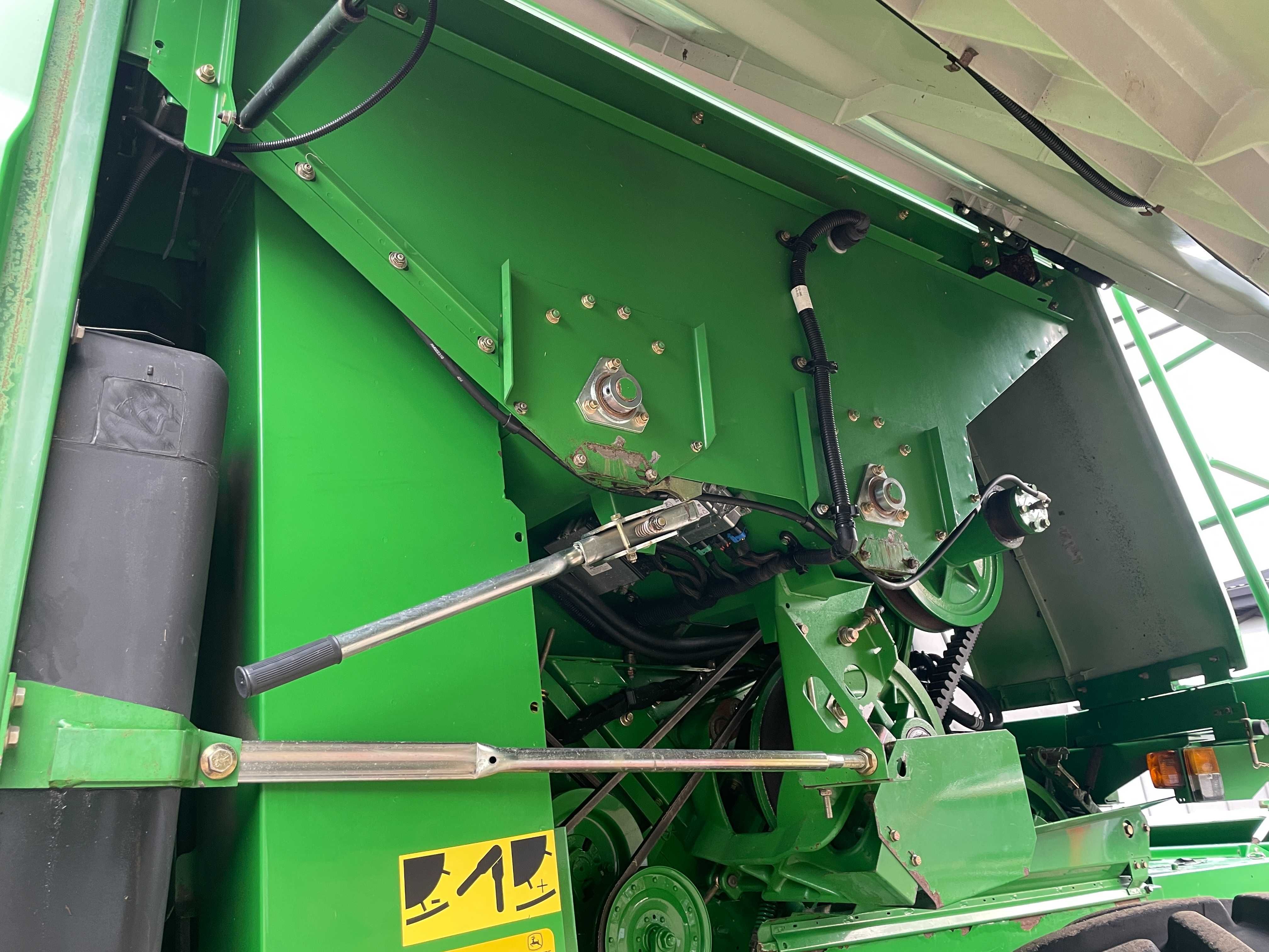 John Deere T670 625R 2010p
