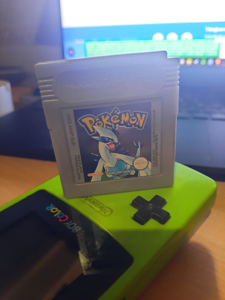 Gameboy color + pokemon silver