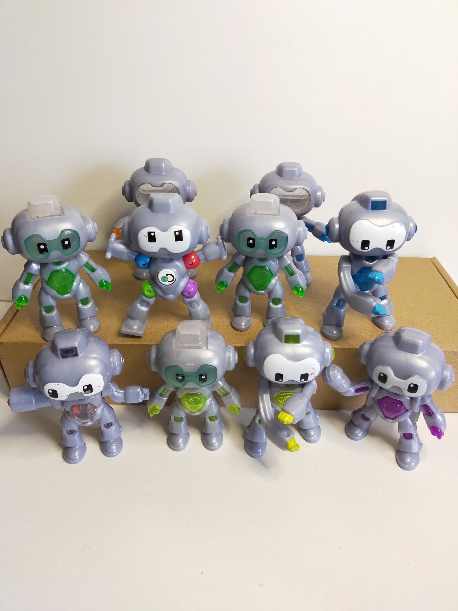 Lote de 10 figuras robôs de brincar
