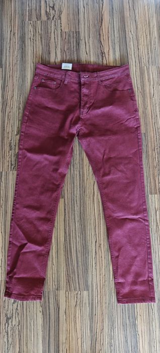 Джинсы мужские бордовые