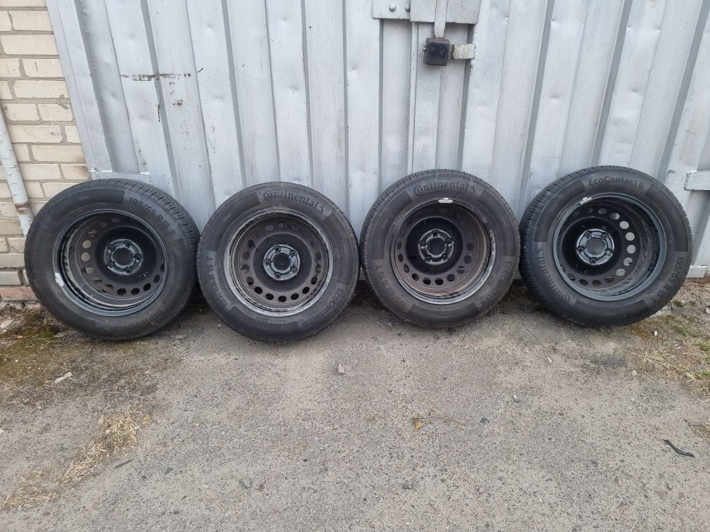 Колеса Continental 195 65 15 на дисках 5×113.3