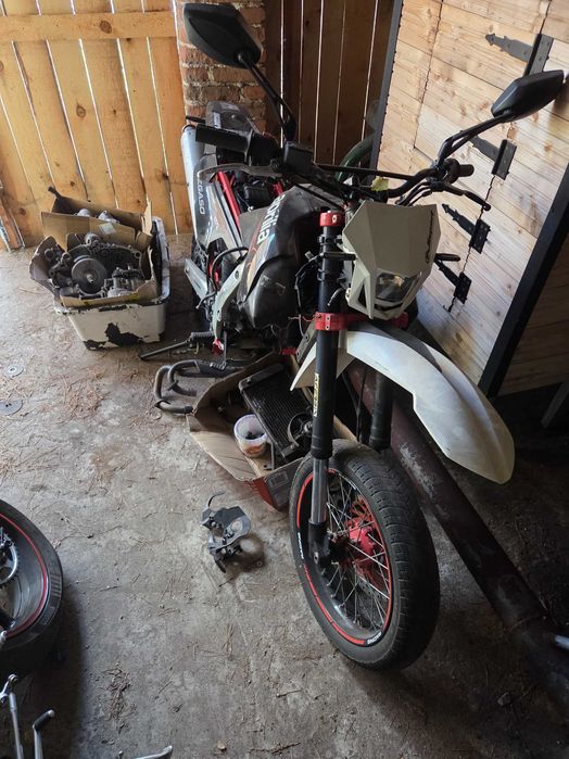 Aprilia pegaso 650 Supermoto