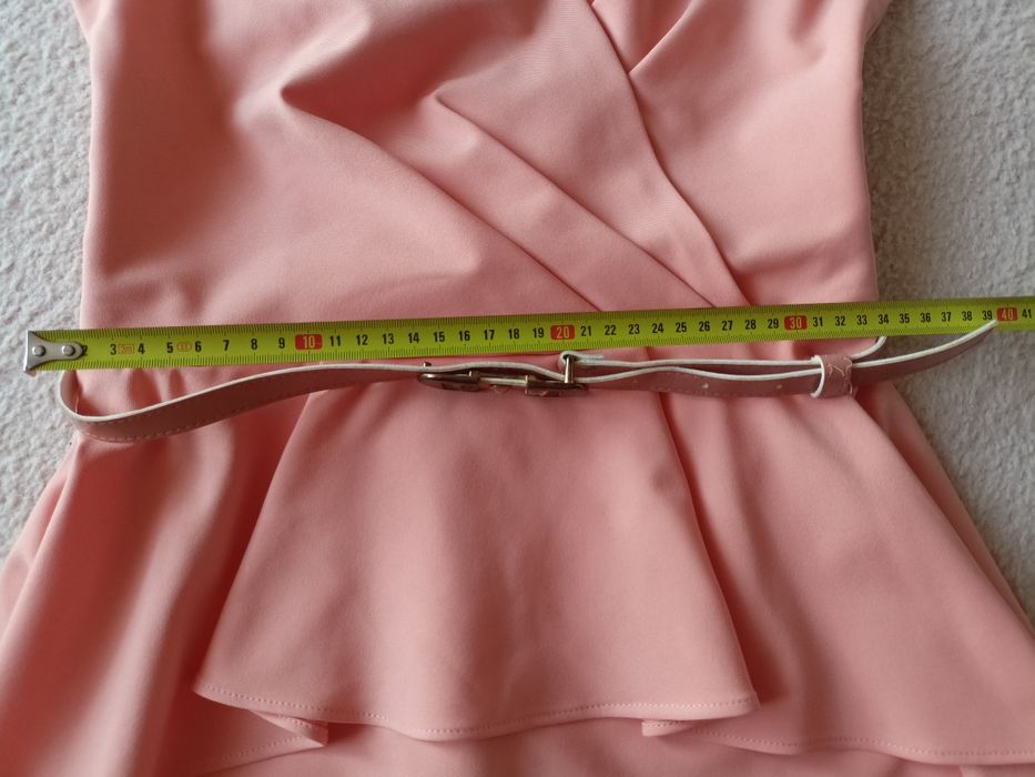 Sukienka z baskinką r. 38