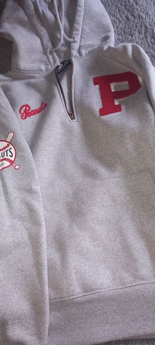 Duas camisolas com capuz