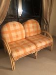 Sofa dois lugares em bambu praticamente novo sem uso.