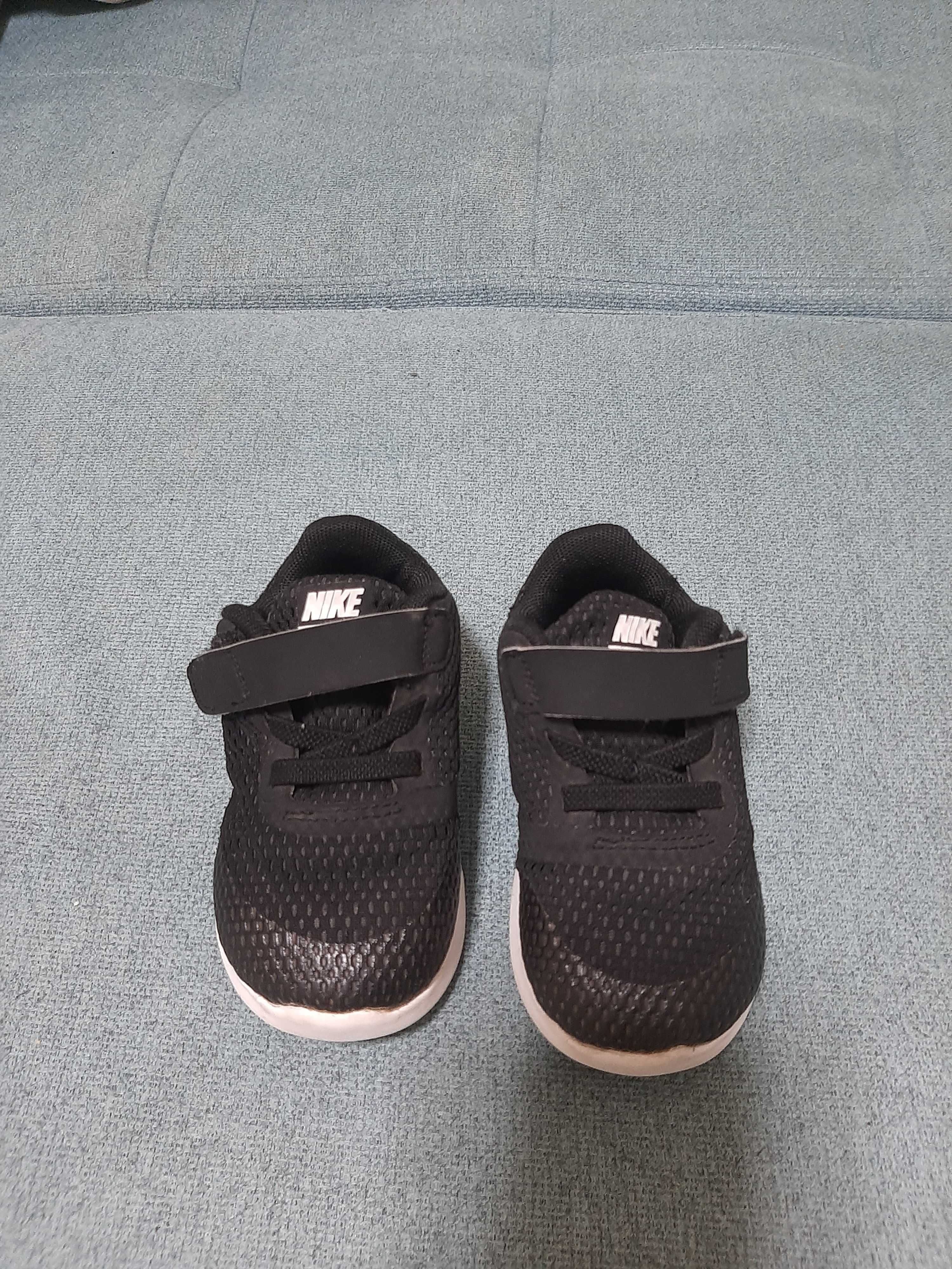 Кроссовки Nike, 6c или 22