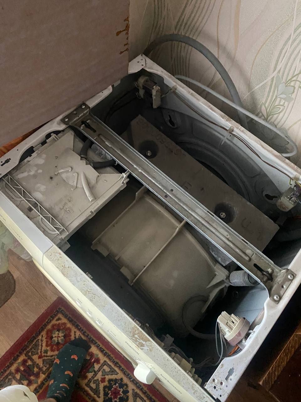 Продам справну пралку,працює, але з невеликим нюансом