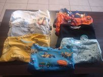 Zestaw bluz i bluzek dla chłopca, rozmiar 110