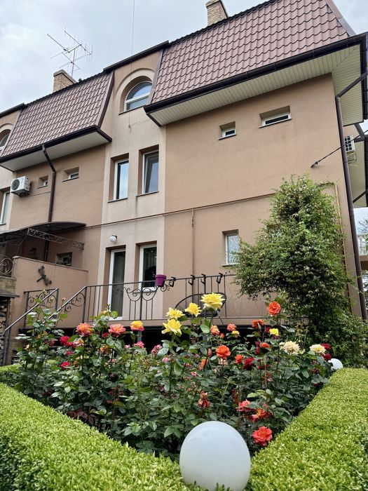 Маєток вашої мрії у центрі міста — гармонія затишку та комфорту