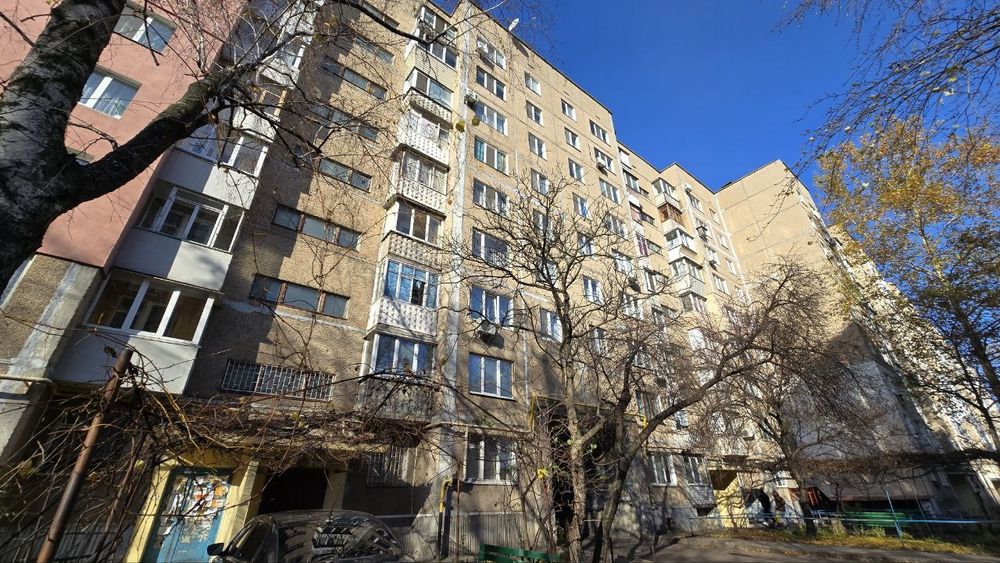 Продаж просторої 3-х кімнатної квартири (вул. Сумгаїтська 71)