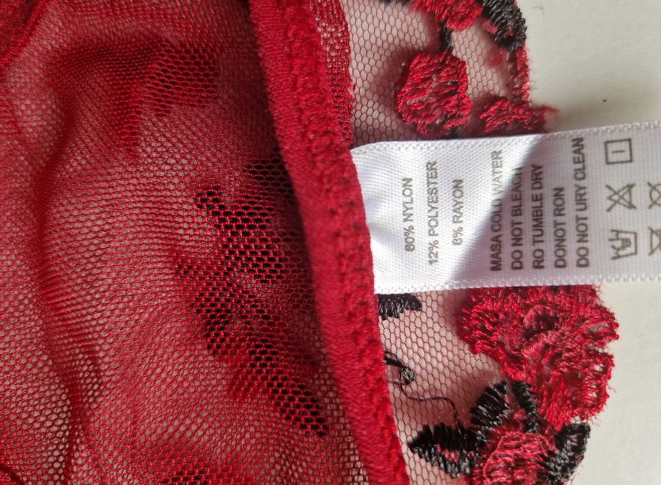 Zmysłowy czerwony komplet bielizny z haftem kwiatowym, S walentynki