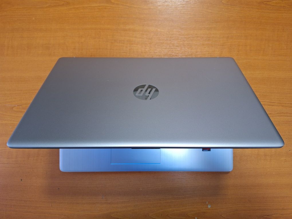 HP 17-cp0004nq OctalCore AMD Ryzen 7 5700U DDR4 16Gb SSD 512Gb