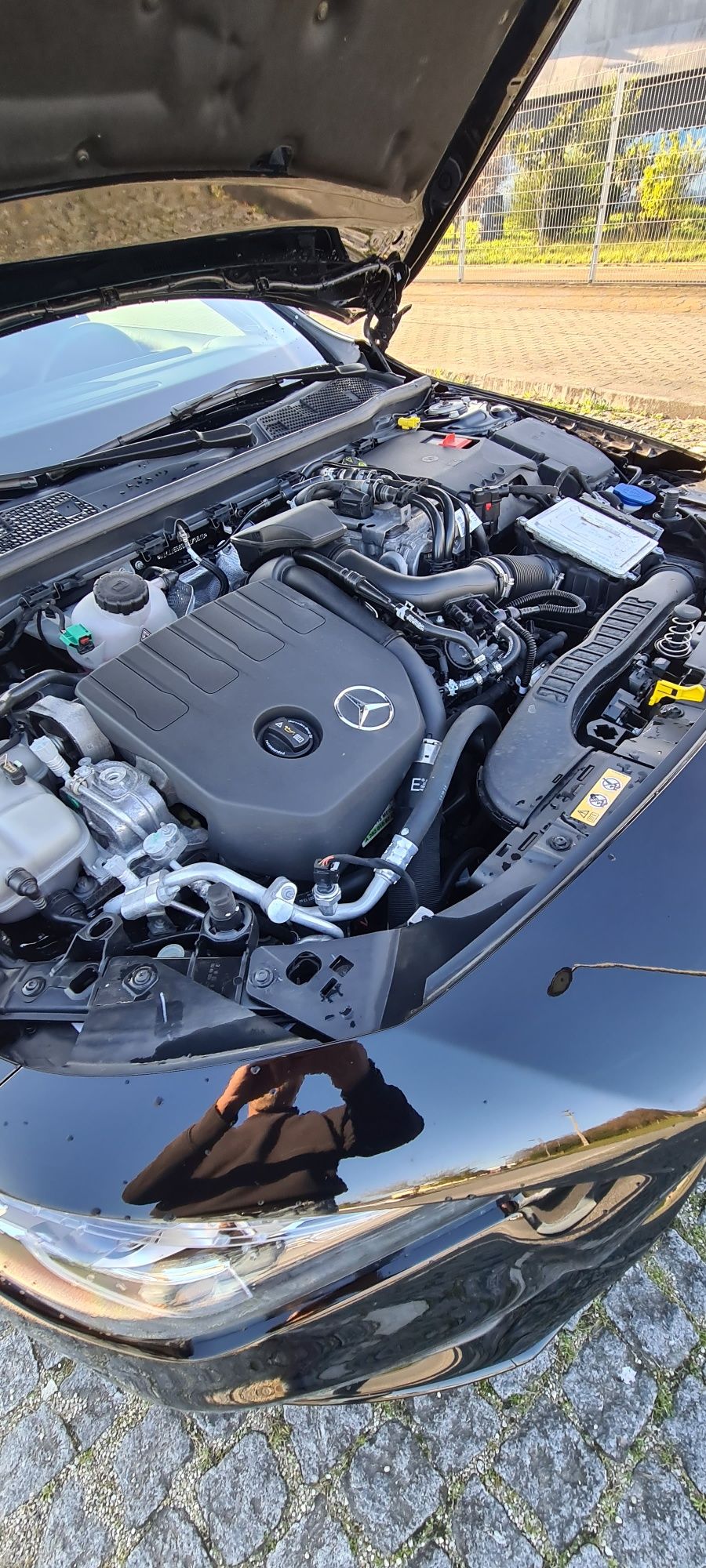 Mercedes CLA 250e shooting brake  Híbrido Plug-In