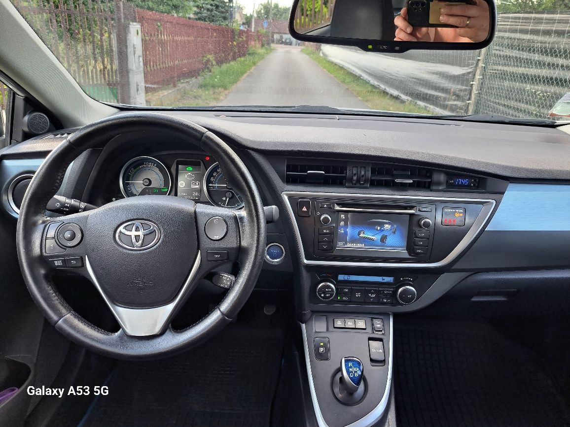 Toyota Auris 1.8 hybryda od właściciela