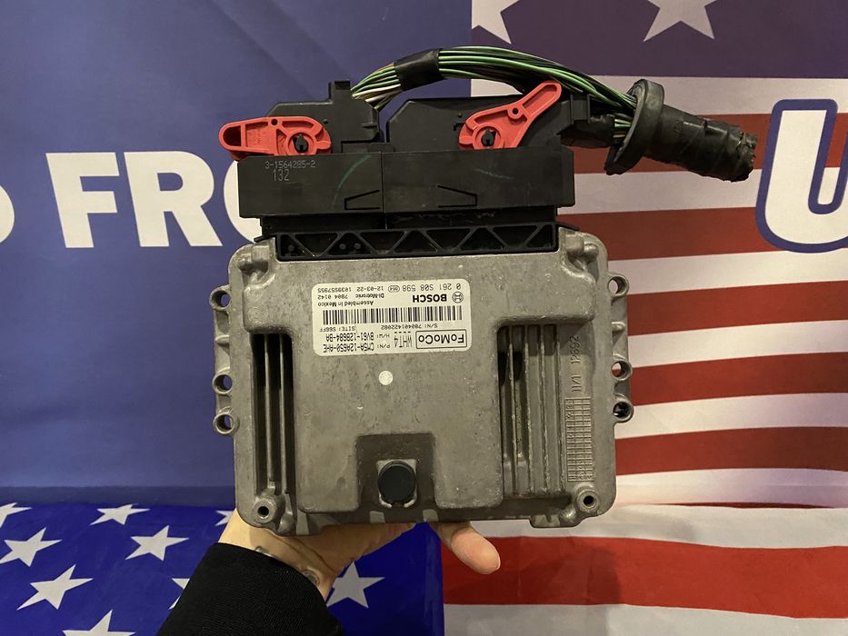 Блок Управління двигуном Мозги кріплення розьем Ford Focus mk3 11-18