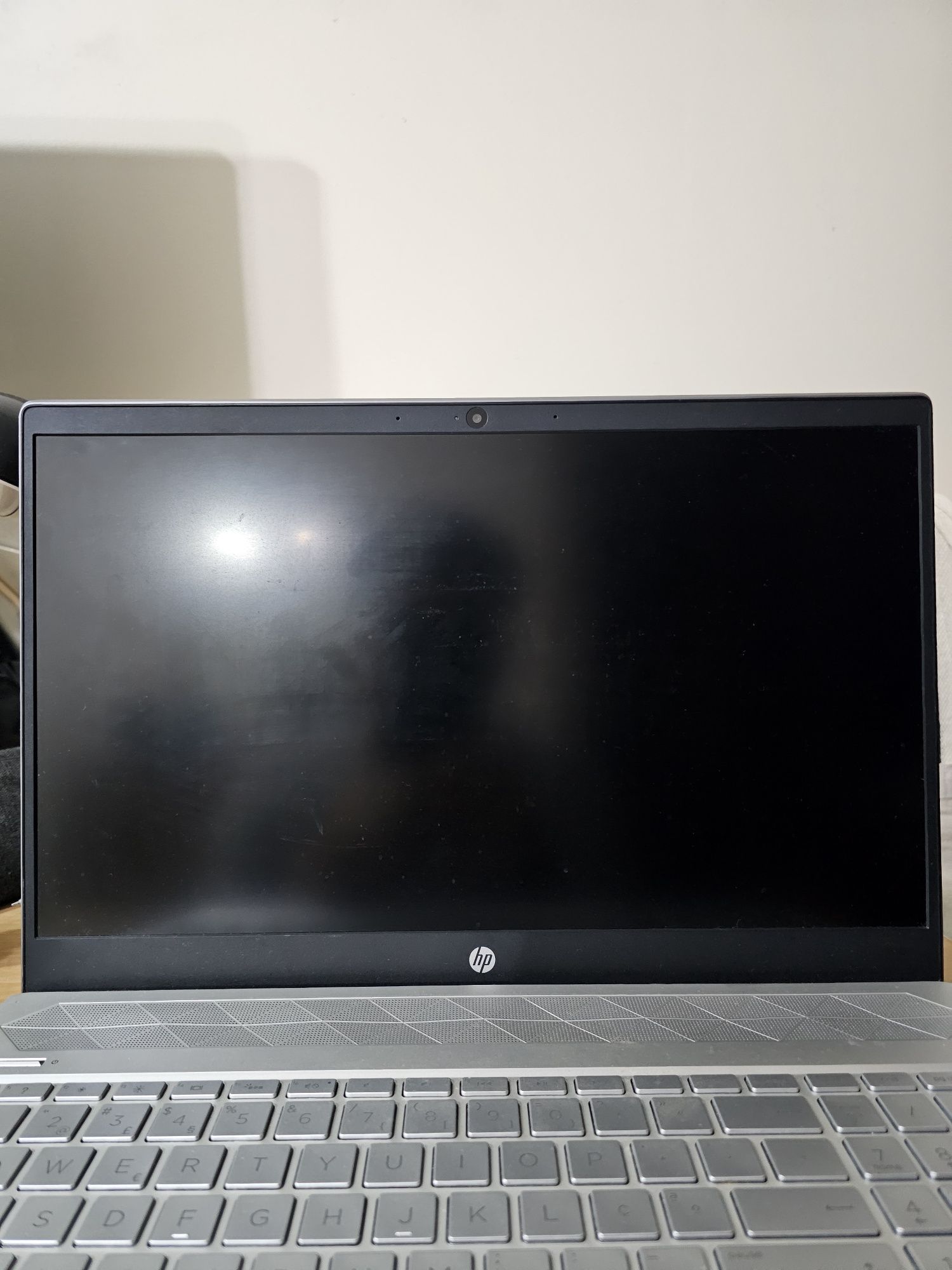 Portátil HP Pavilion 15 - i7 | 12GB RAM | SSD 256GB | NVIDIA GeForce