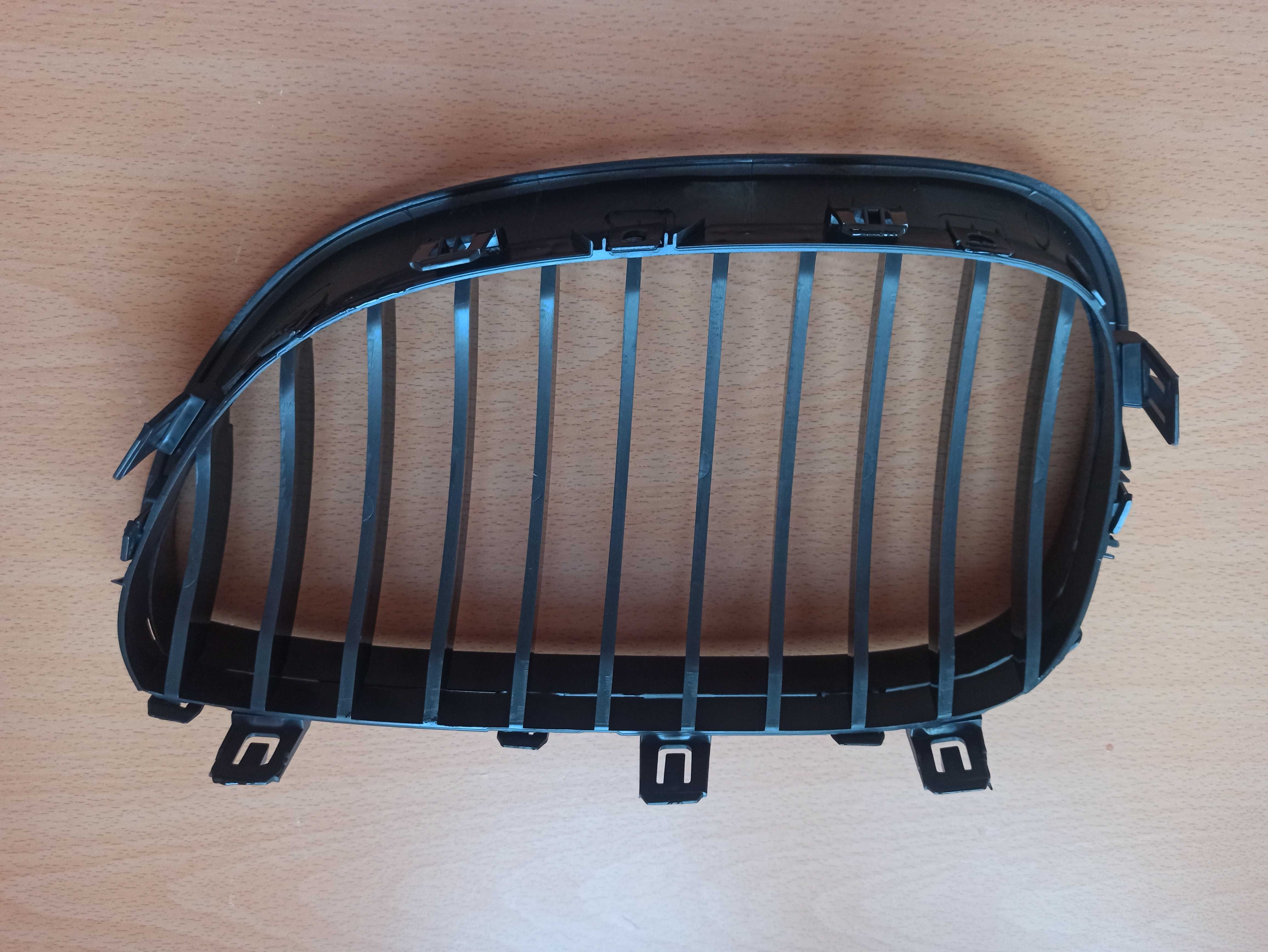 Nowe nerki czarny połysk BMW E60 E61 grill atrapa