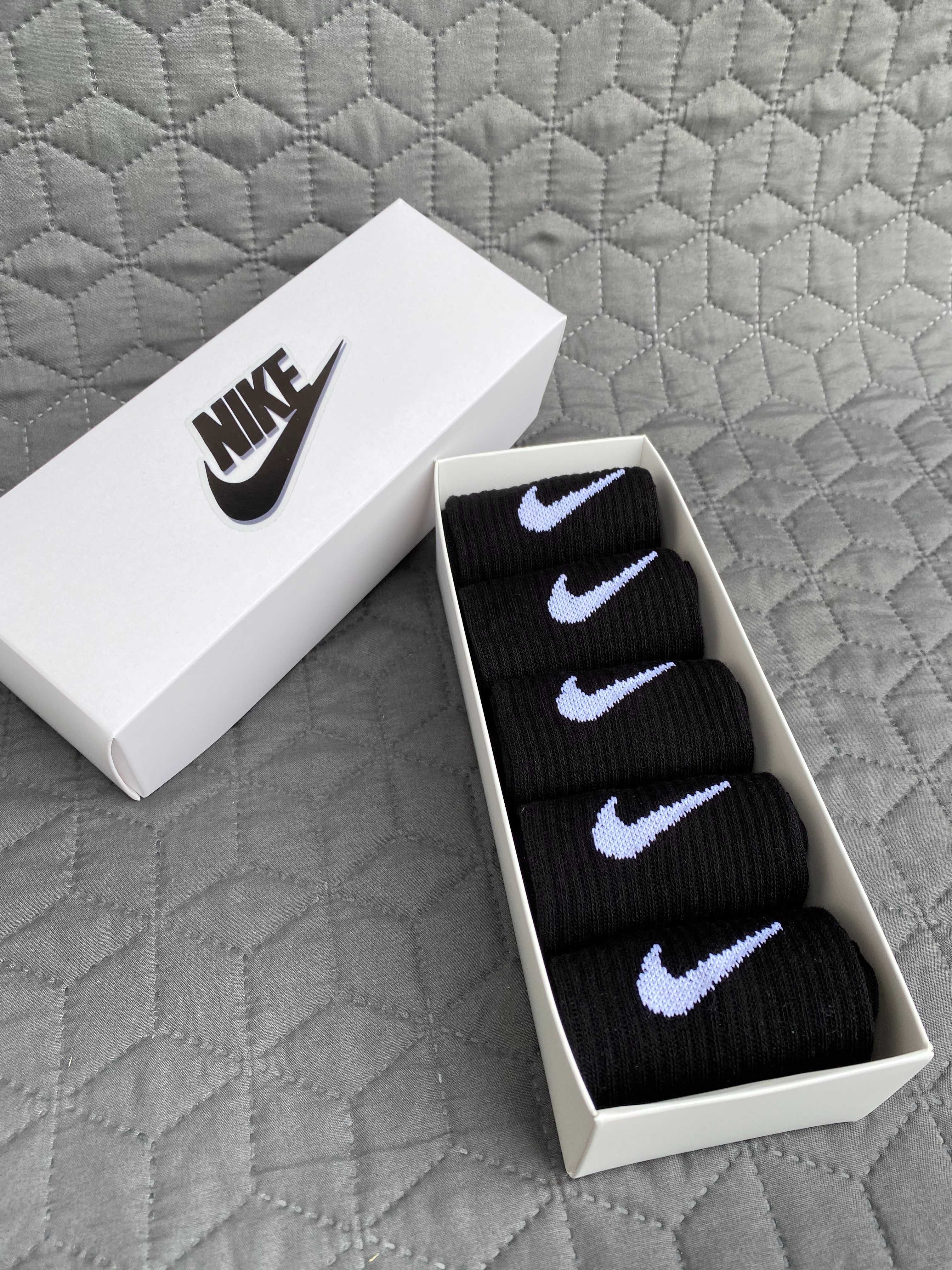 Nike високі білі шкарпетки/Шкарпетки найк у подарунковий корбці