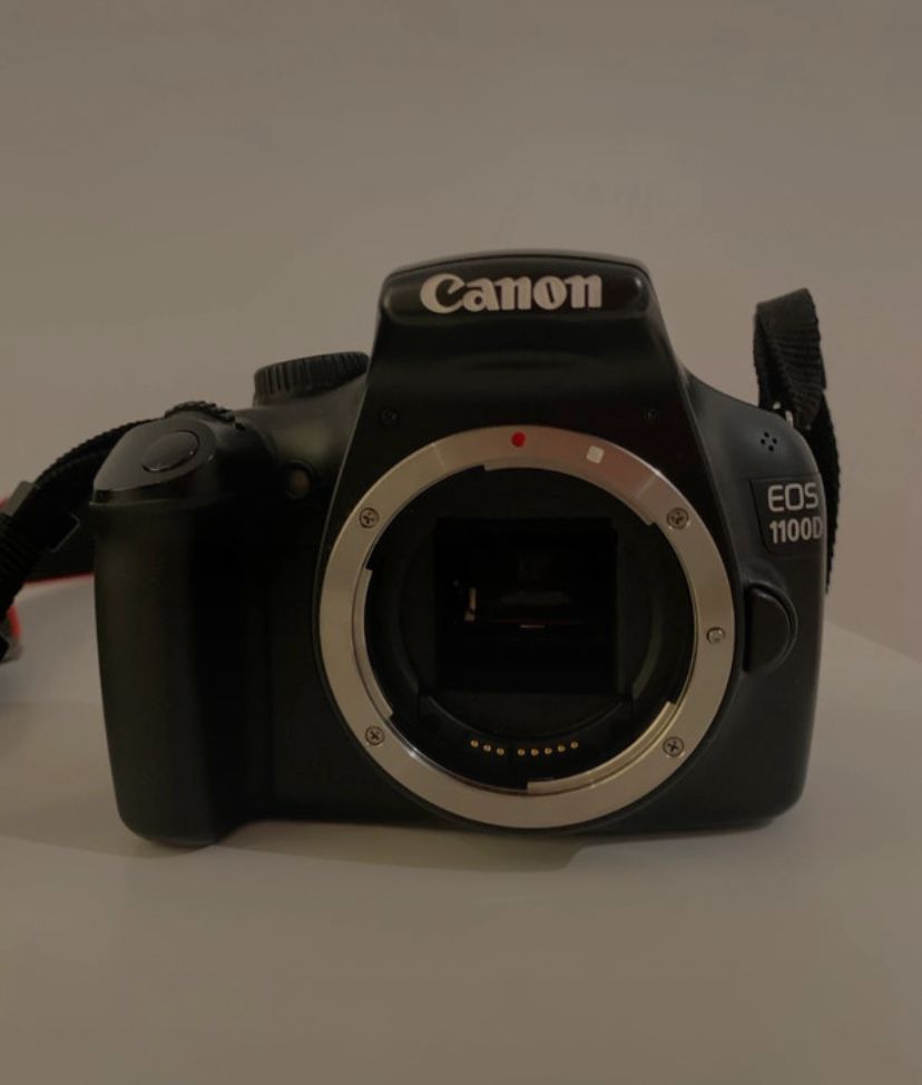 Canon 1100D: com pouso uso (motivo de venda), em ótimo estado.