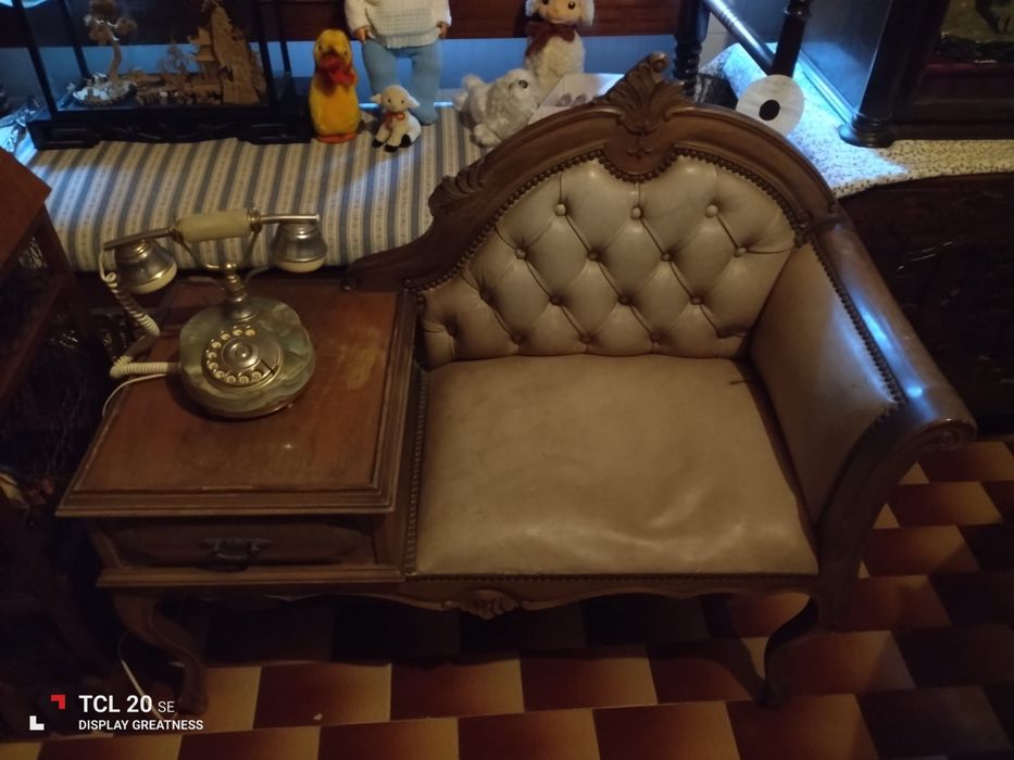 Mesinha vintage de telefone