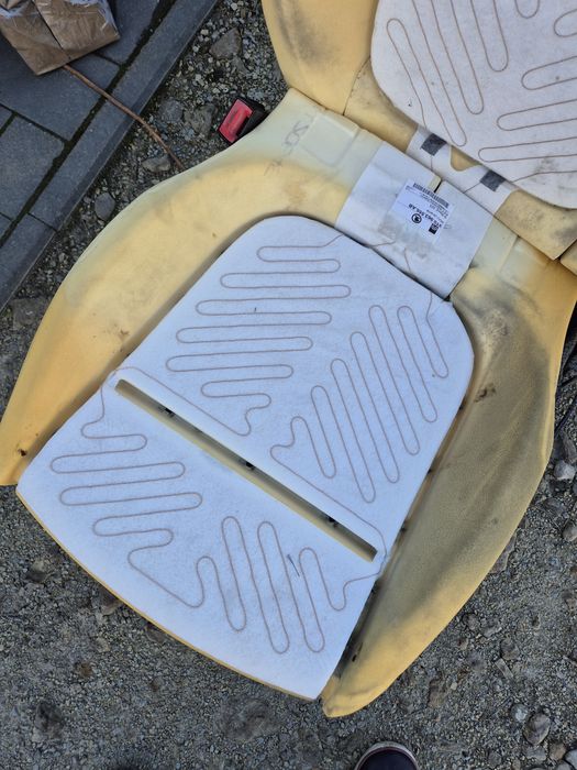 Mata grzewcza fotela skoda superb II gąbka stelaż zapinka pasa kierowc