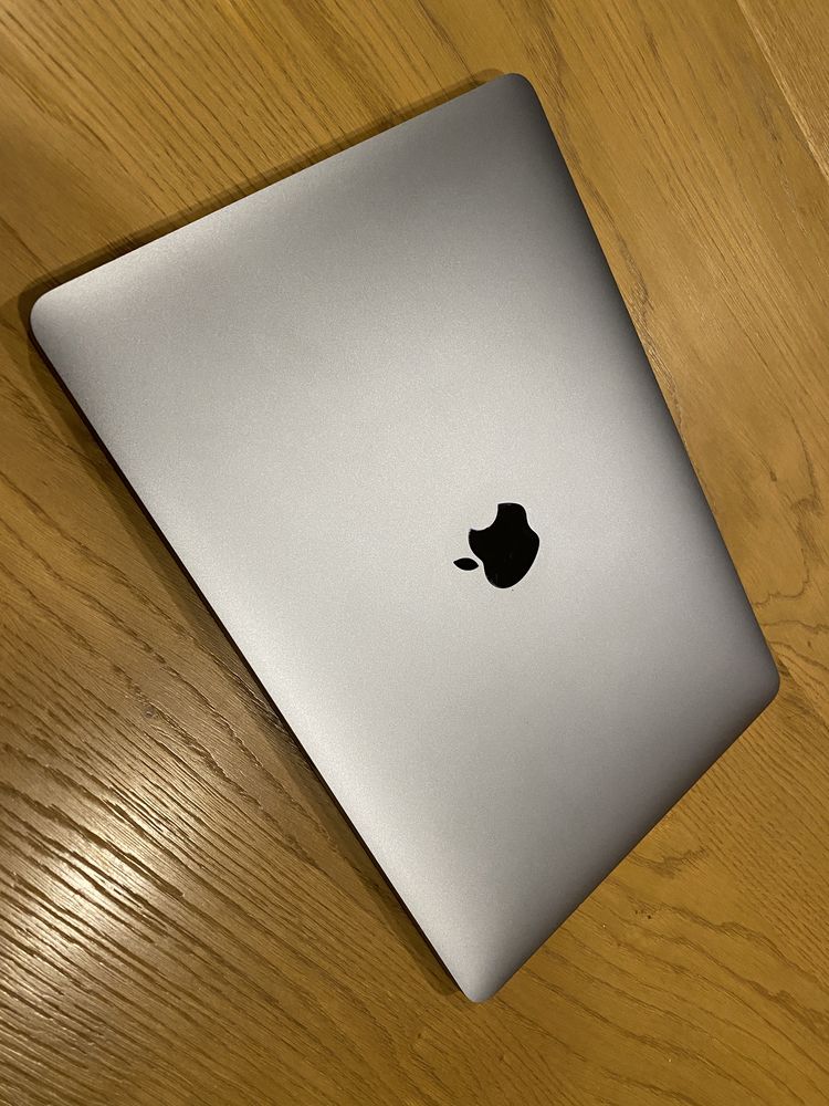 Macbook pro 13 core i7 16gb 512ssd