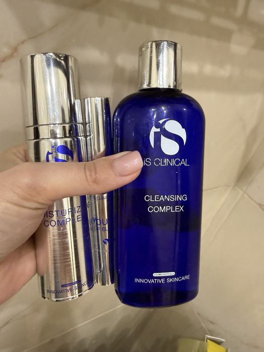 гель для вмивання крем для обличчя is clinical скраб ціна за набір