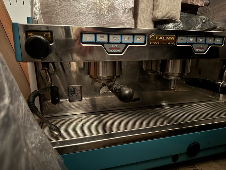 Продам кавомашину Faema President