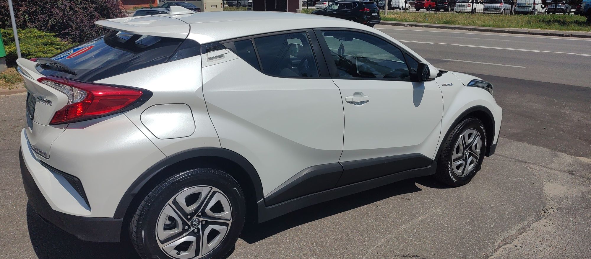 Toyota C-HR електро