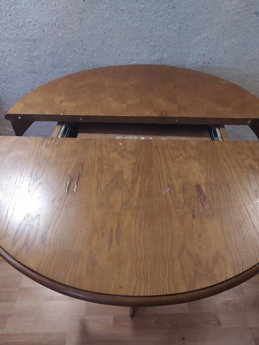 Продам круглый стол раздвижной