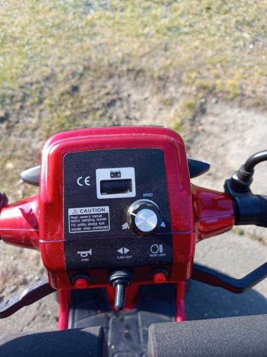 Skuter inwalidzki akumulatorowy nie używany.
