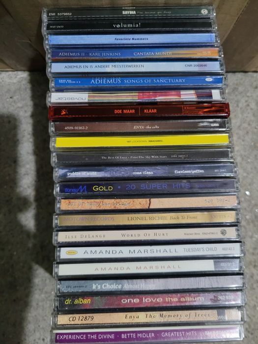 82 cds de música