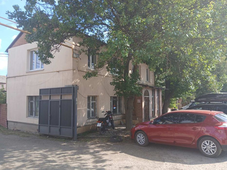 Продаж комплексу приміщень різного призначення.