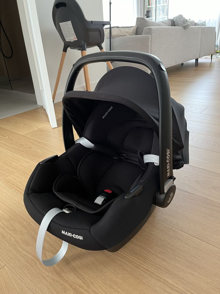 Maxi cosi CabrioFix Fotelik samochodowy + baza + adaptery