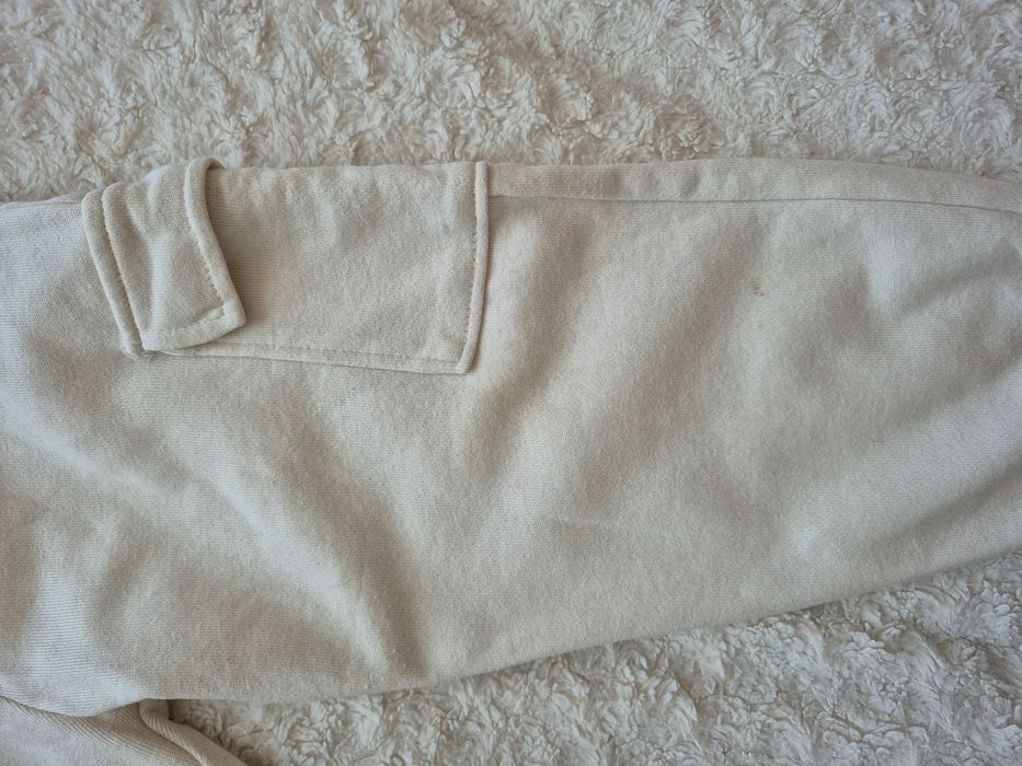 Beżowe dresowe spodnie