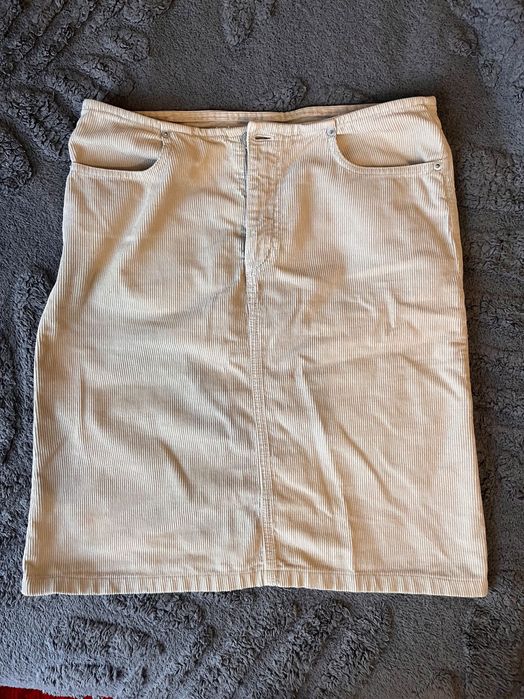 Спідниця бежева нова
