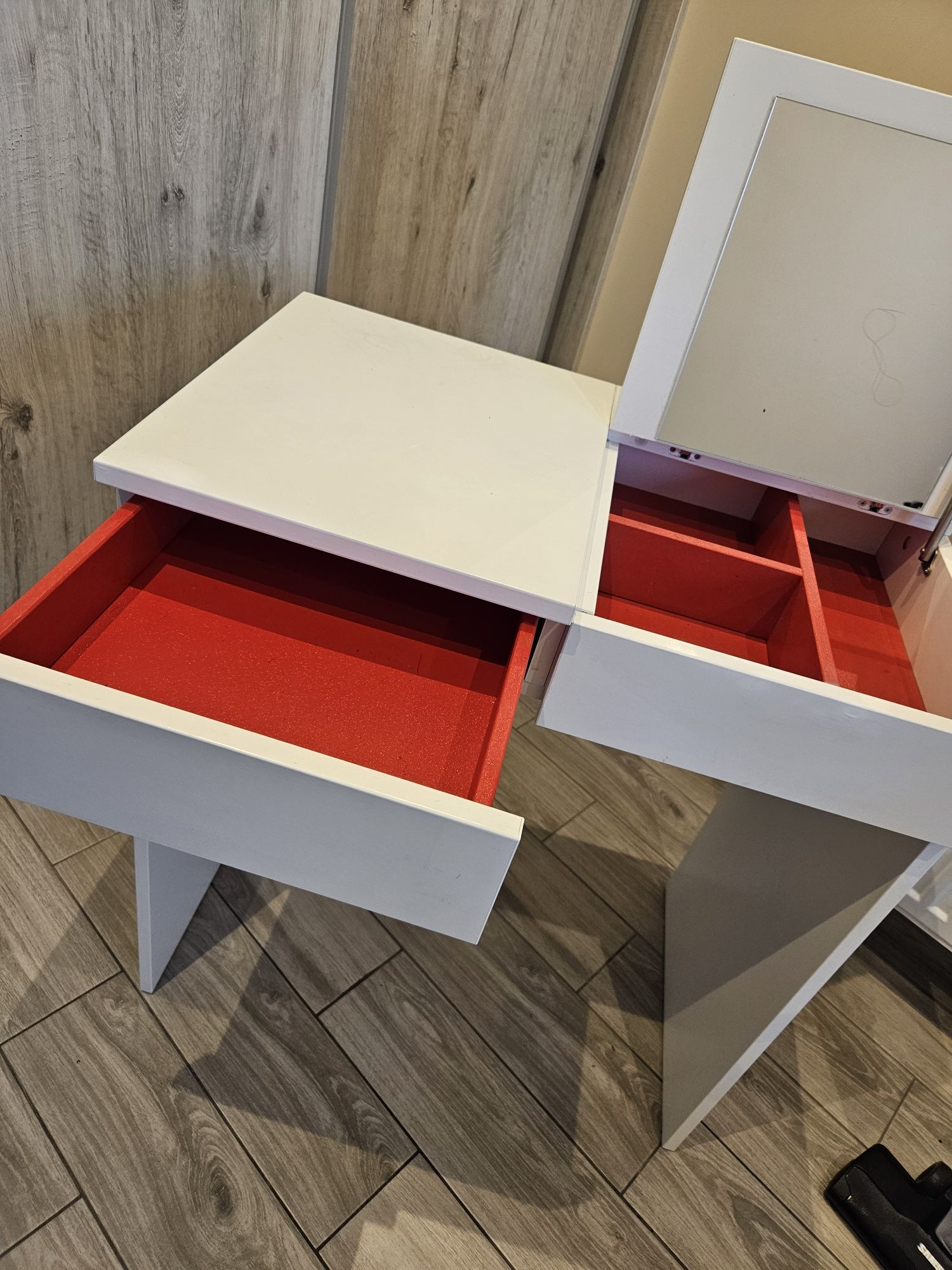 Toaletka z szufladą, lustrem IKEA