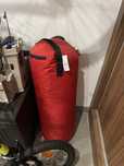 Saco de boxe + luvas  ,como novo .